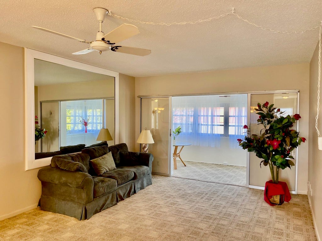 1117 Lake Ter #f-210, Boynton Beach