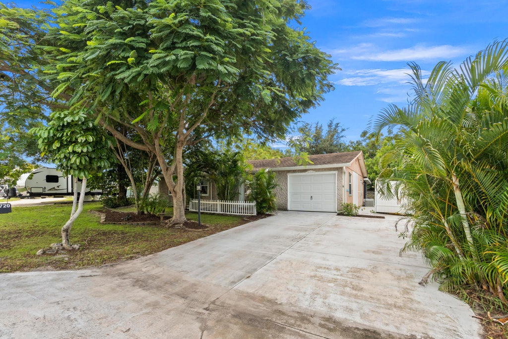 1720 Ne 23rd Ter, Jensen Beach MLS® RX10930213