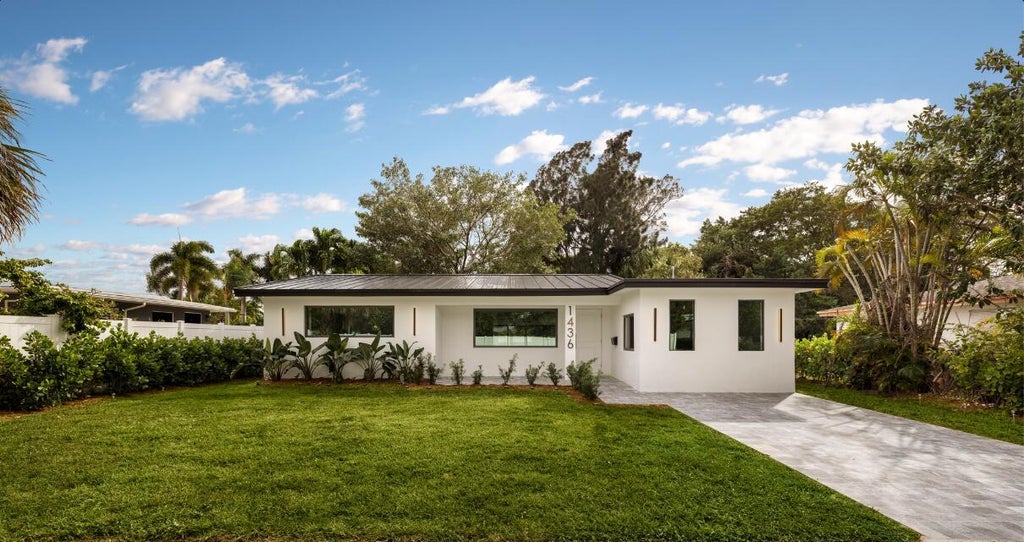 1436 Ne 37th St, Oakland Park