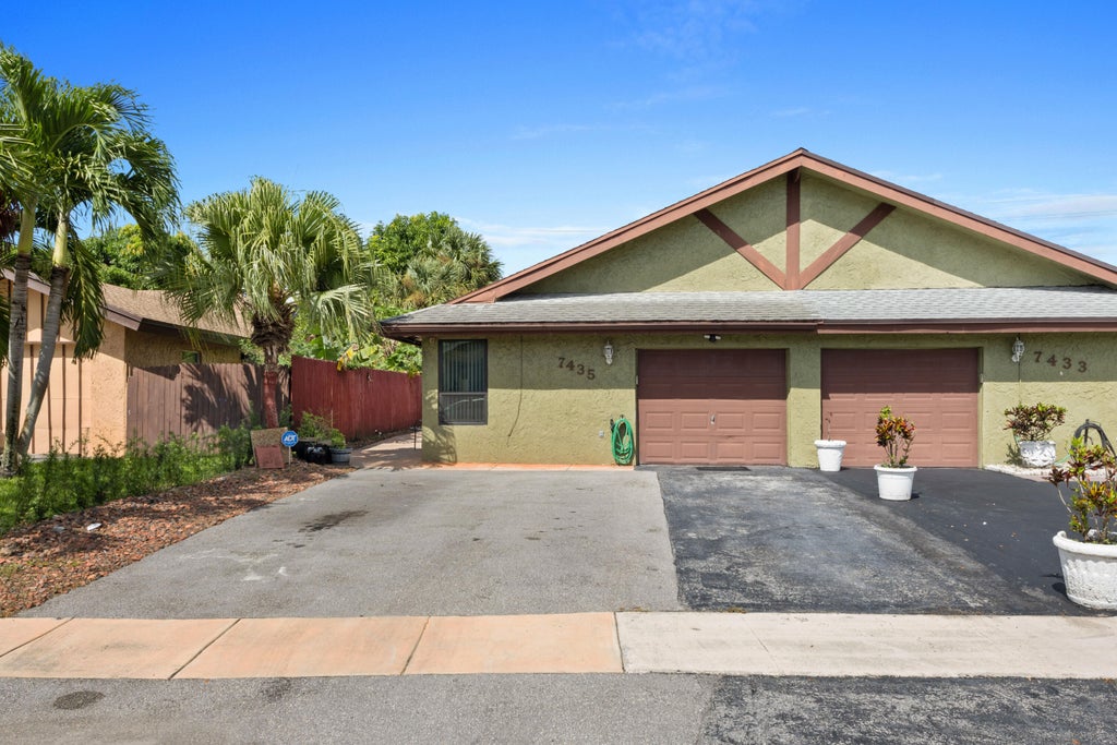 7435 Sw 11th Ct, North Lauderdale