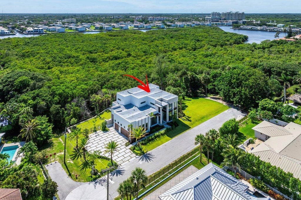 2 Whitney Way, Ocean Ridge