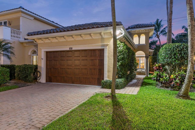 107 Renaissance Dr, North Palm Beach