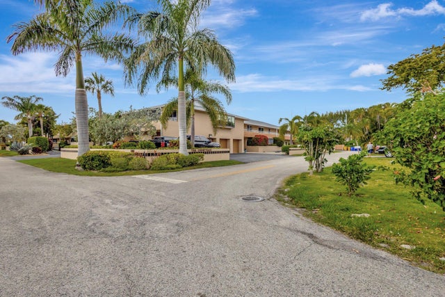 1100 Surf Rd #105, Singer Island