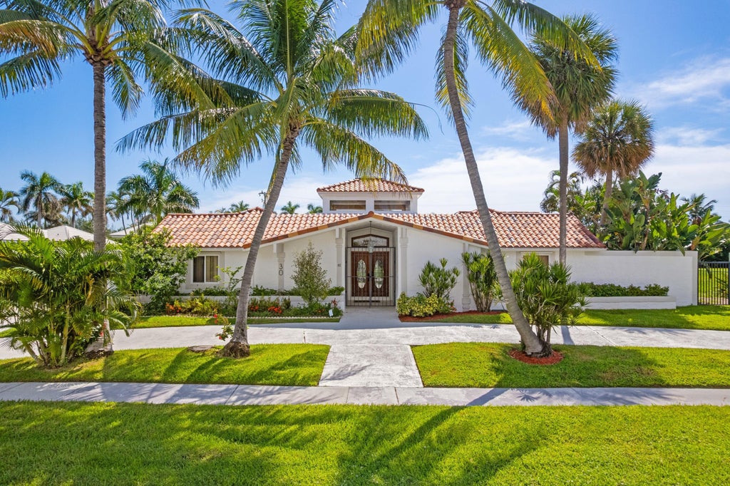 30 Curlew Rd, Manalapan