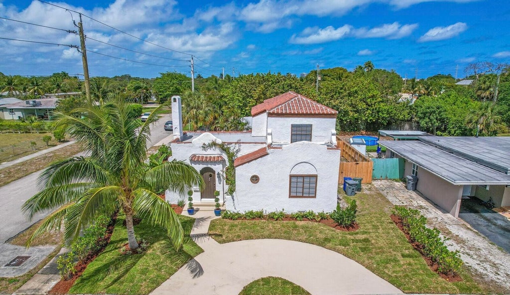 359 Greenbriar A Dr, Lake Park