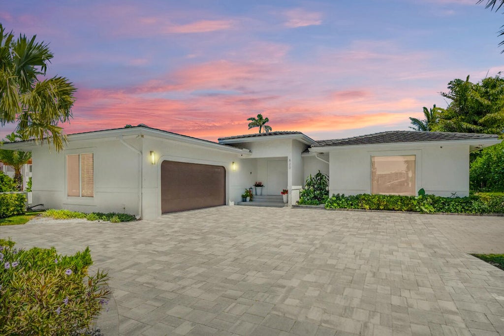 820 N Atlantic Dr, Lantana