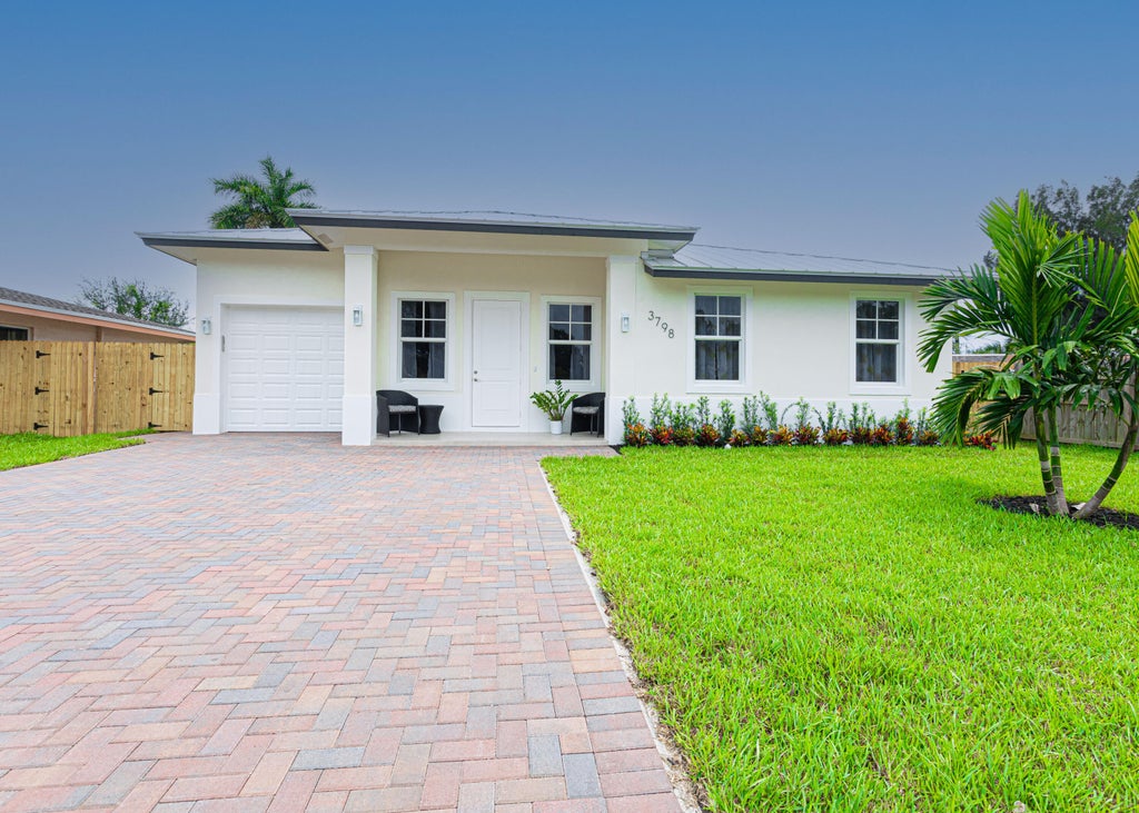 3798 Coconut Rd, Palm Springs