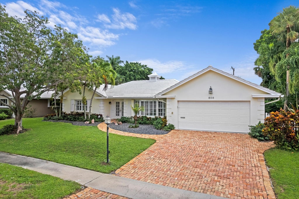 858 Hickory Ter, Boca Raton