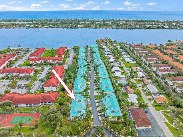 115 Barefoot Cove, Hypoluxo