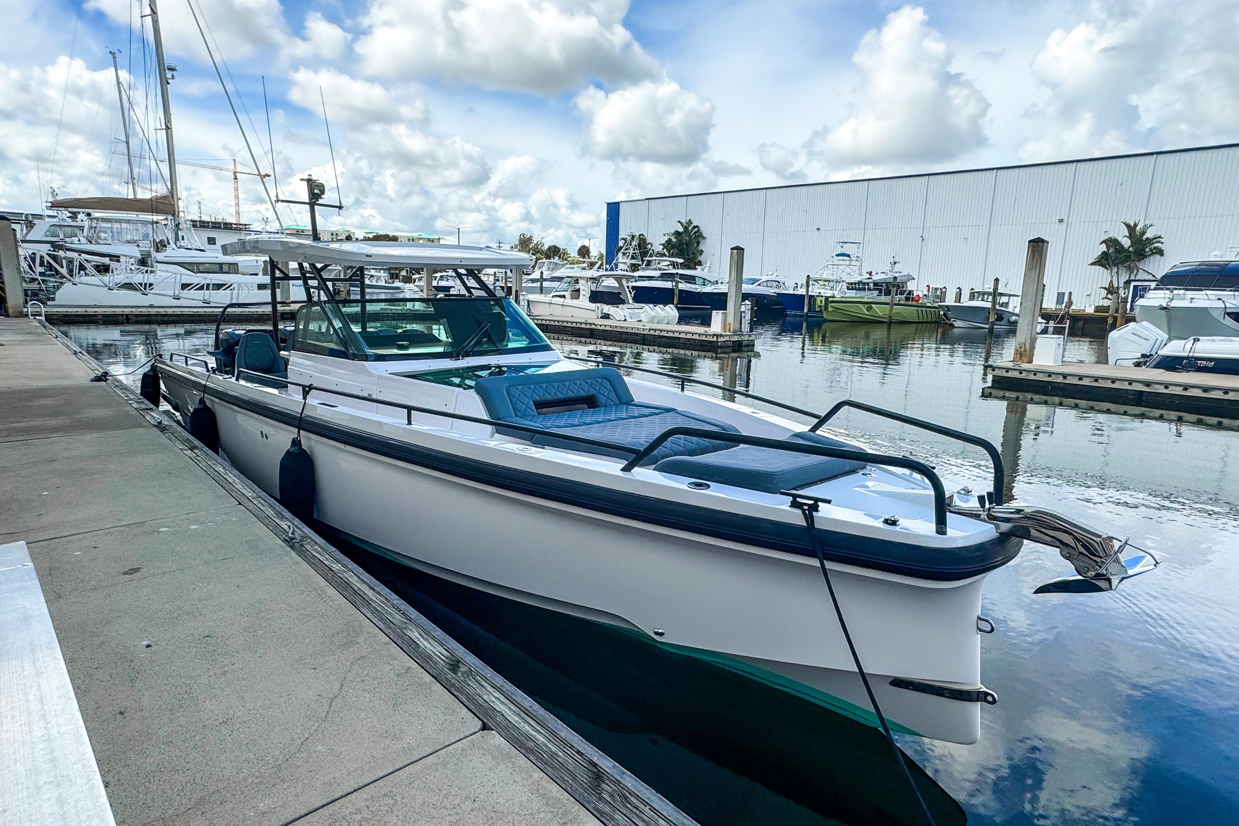 Photo of Listing #9949057