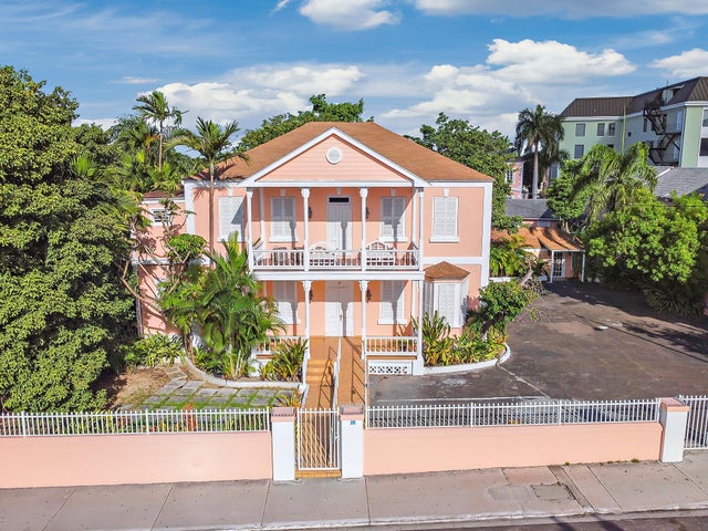 Elizabeth Avenue, New Providence/Paradise Island