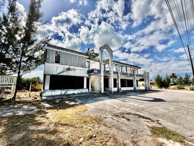 Captain Garnett Plaza Commercial Building, Abaco