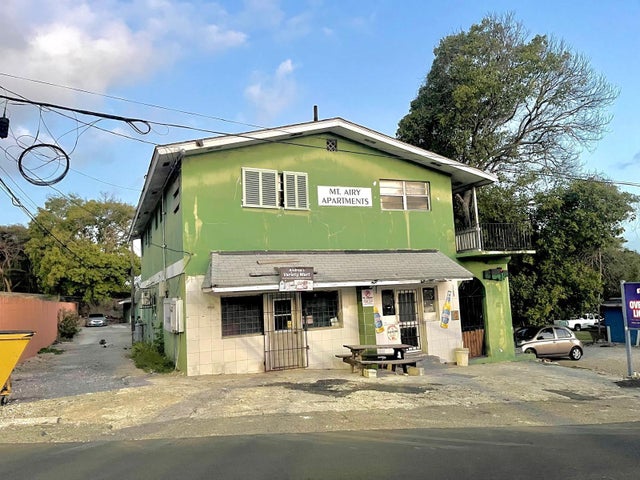 Mount Royal Avenue, New Providence/Paradise Island