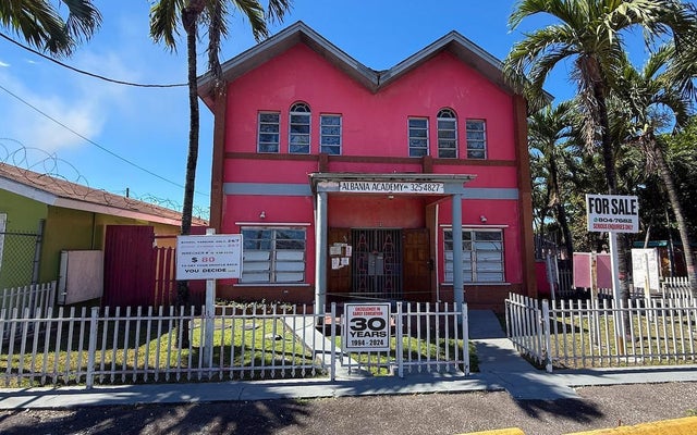 East Street & Palm Tree Avenue, New Providence/Paradise Island