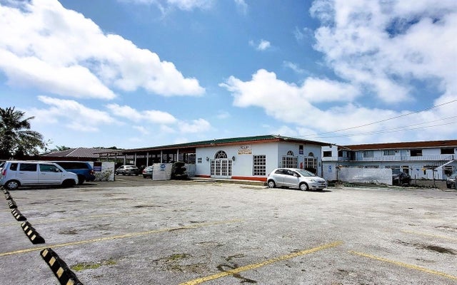 Farrington Road Commercial, New Providence/Paradise Island