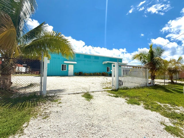 Queen's Highway Building, Grand Bahama/Freeport