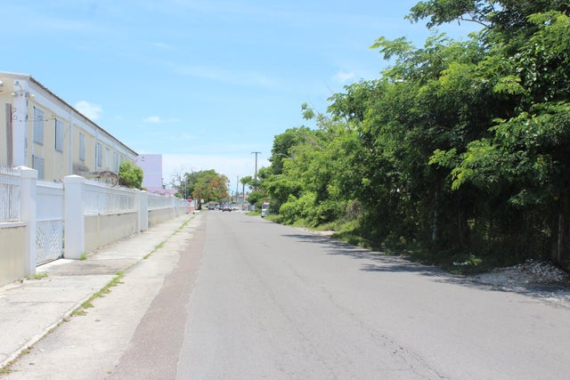 West Avenue Centreville, New Providence/Paradise Island