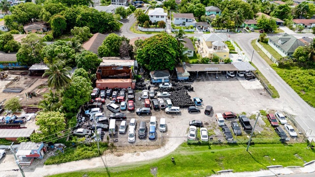 Block E, East Street South, New Providence/Paradise Island