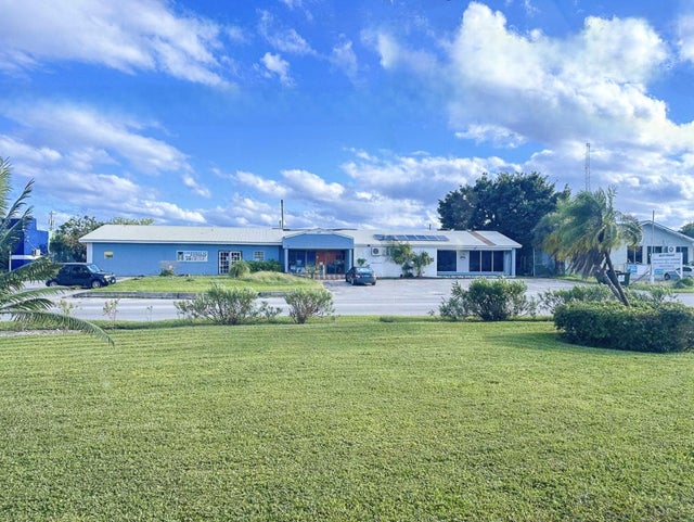 E4 E5 Queen's Highway, Grand Bahama/Freeport