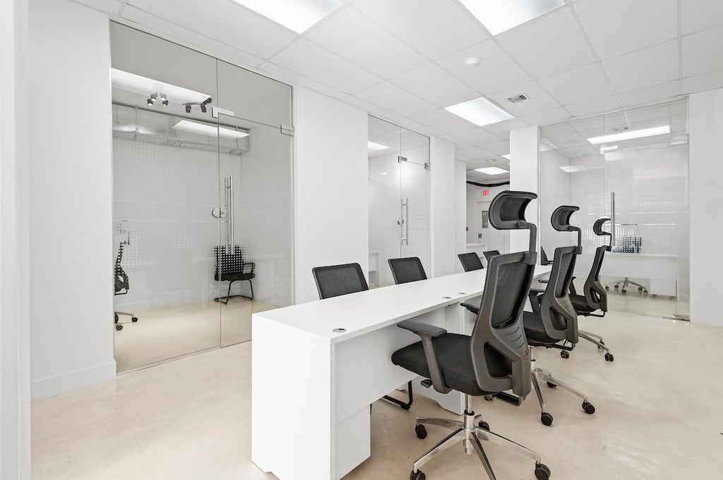 One West Plaza, New Providence/Paradise Island