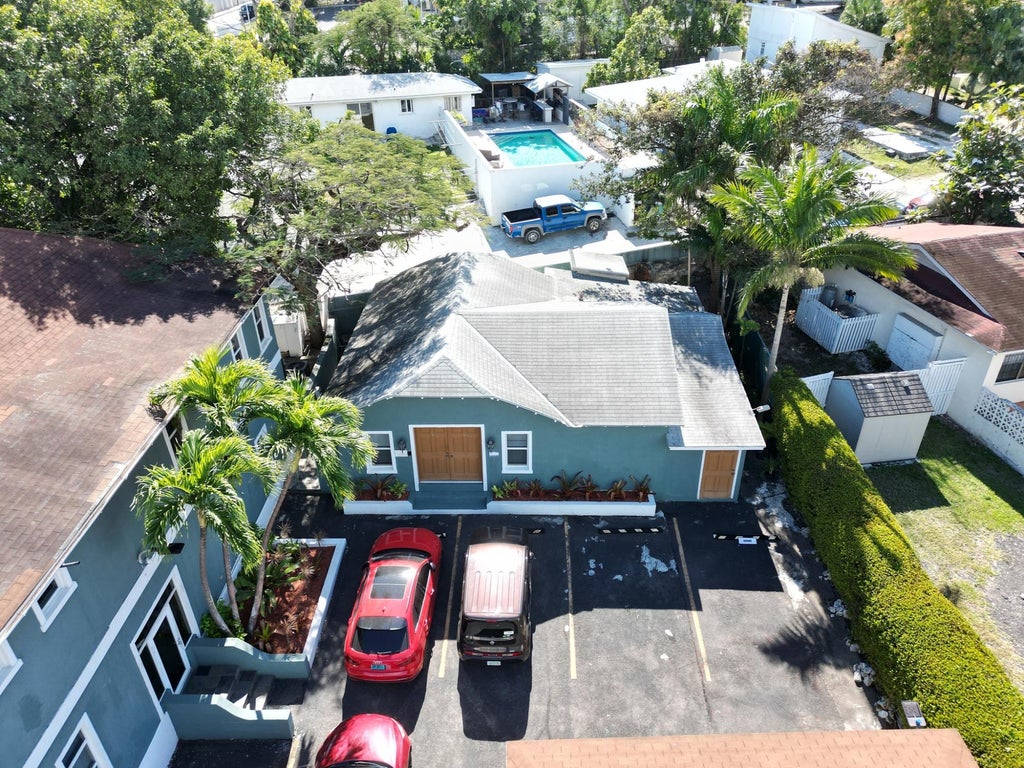 10 Village Road, Bldg 2, Halsbury Commercial Centre, New Providence/Paradise Island