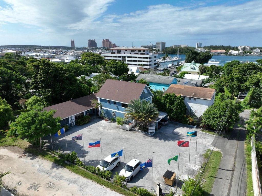 Mosley Lane, New Providence/Paradise Island
