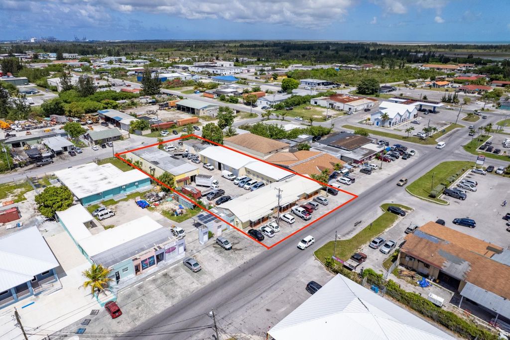 Yellow Pine Street, Grand Bahama/Freeport