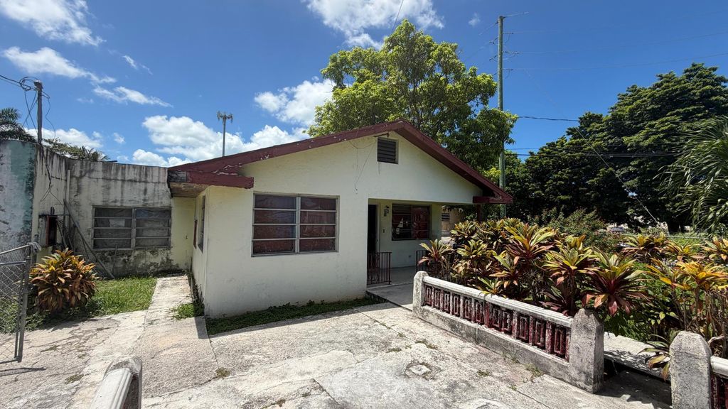 Market Street, New Providence/Paradise Island