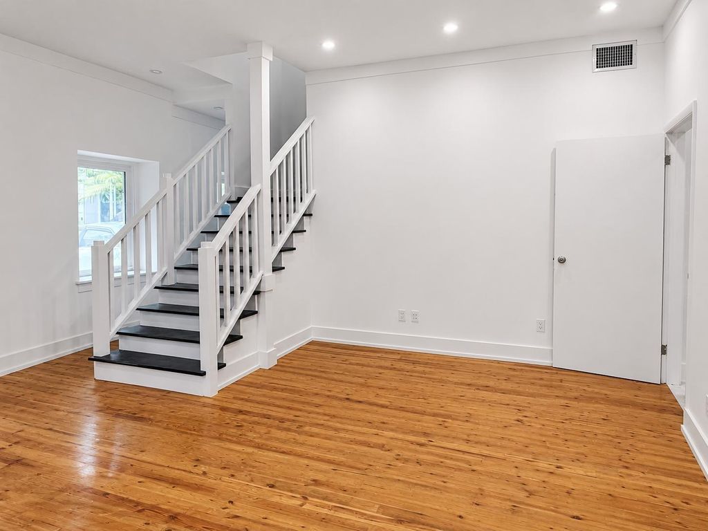 Shirley Street Office Rental, New Providence/Paradise Island