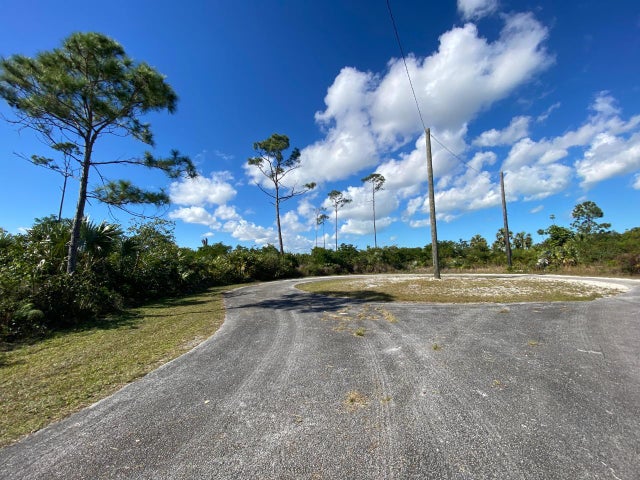 Robert Clarke Court 10a & 10b, Grand Bahama/Freeport