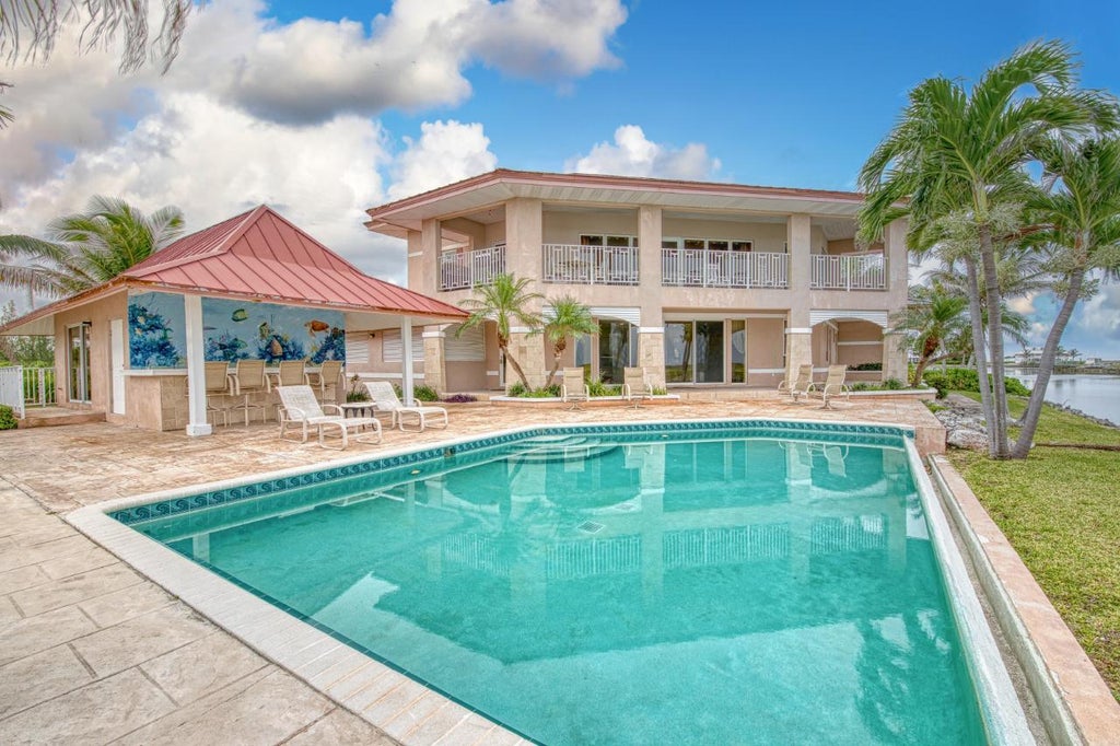 58 Seagrape Court, Grand Bahama Freeport Property Listing: Mls® #54721