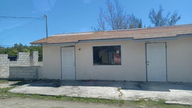 Fixer Upper Andros, Andros