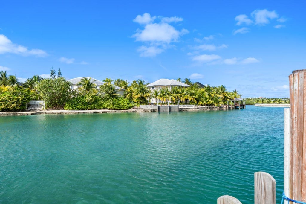 7 Beach Island Old Fort, New Providence/Paradise Island Property