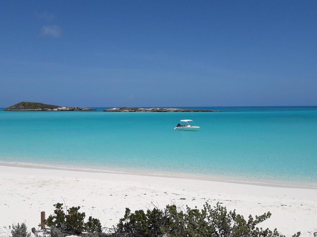 Queens Highway, Exuma & Exuma Cays