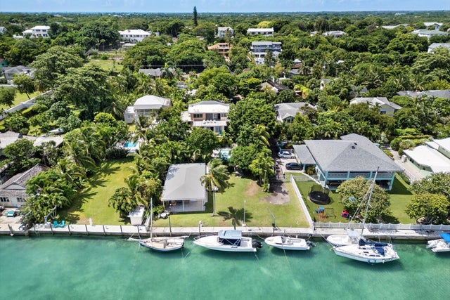 8 Camelot, Fox Hill Creek, New Providence/Paradise Island
