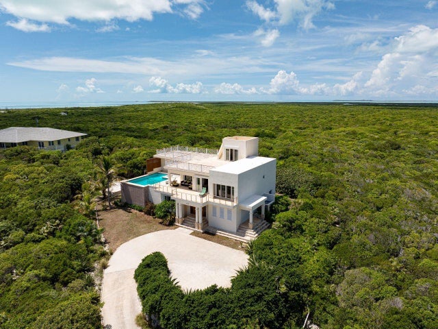 5 Bedroom 4.5 Bath House, Long Island