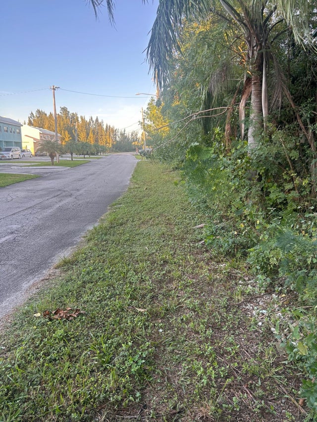 5 Indiana Lane, Freeport, B 5, Grand Bahama/Freeport