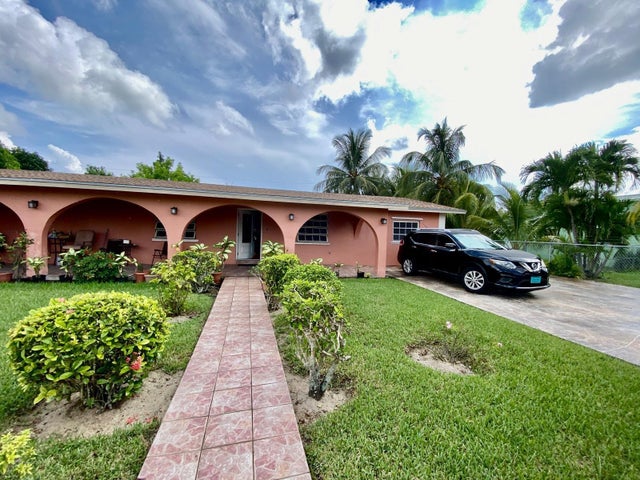 Newton Crescent, Grand Bahama/Freeport