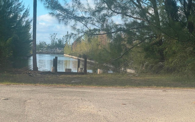Lincoln Green Corner Lot 5, Grand Bahama/Freeport