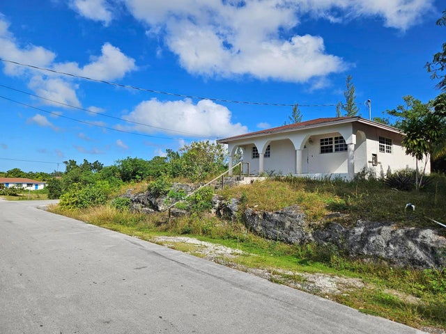 Nicholls Town 32, Andros