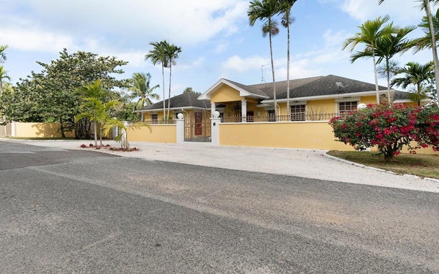 40 Oakhill Road, New Providence/Paradise Island