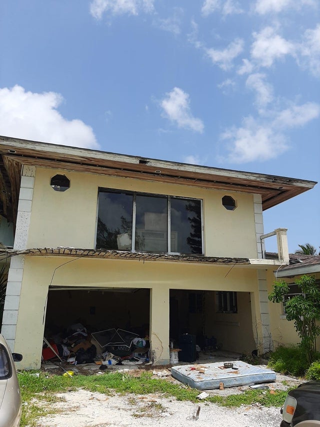 Hanna Road 1.8 Acre Home, New Providence/Paradise Island