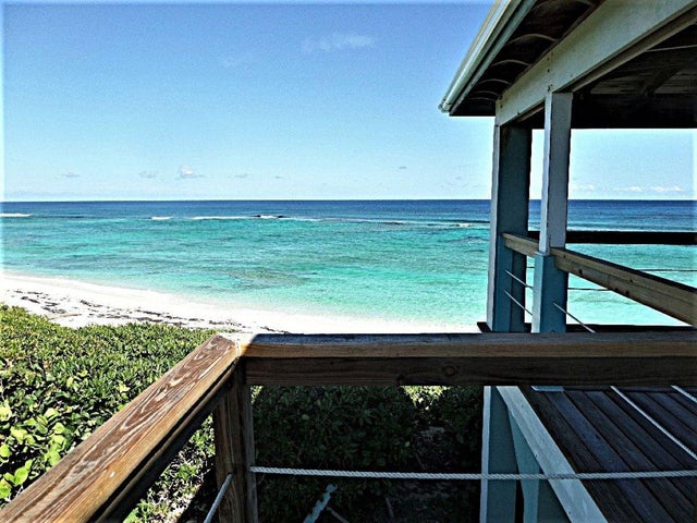 Mckann's Beach House, Long Island