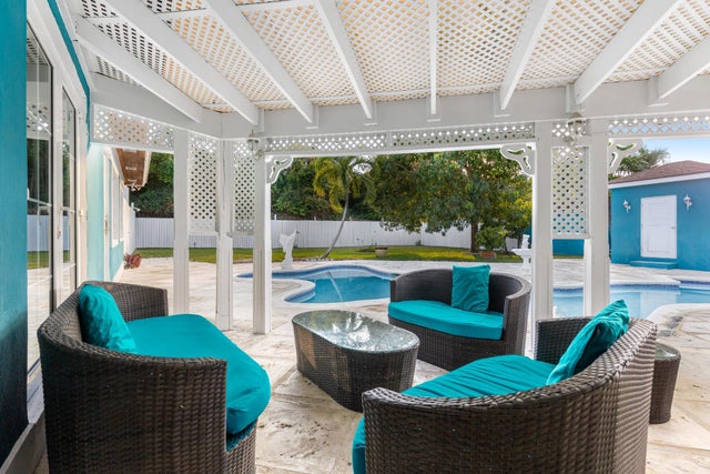 80 Ocean Hole Drive, New Providence/Paradise Island