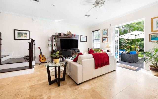 Balmoral H22, New Providence/Paradise Island