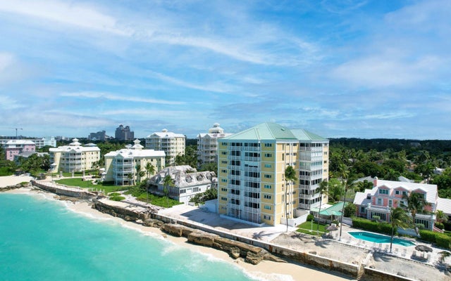 Penthouse 8b Conchrest, New Providence/Paradise Island
