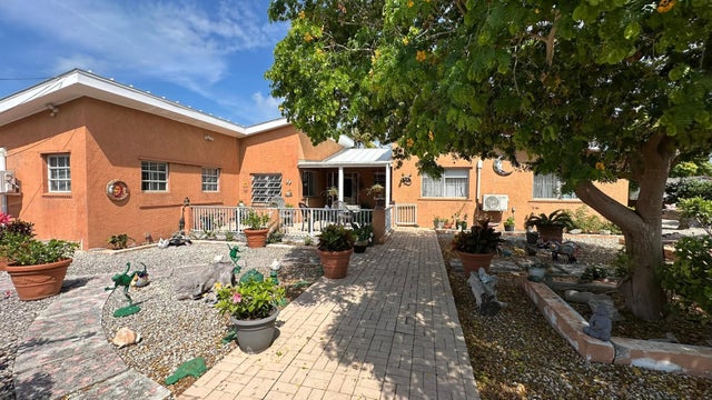 #2 Seabreeze Ests Home, New Providence/Paradise Island