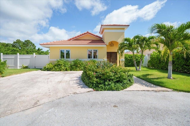 25 Coral Close West, Treasur, New Providence/Paradise Island