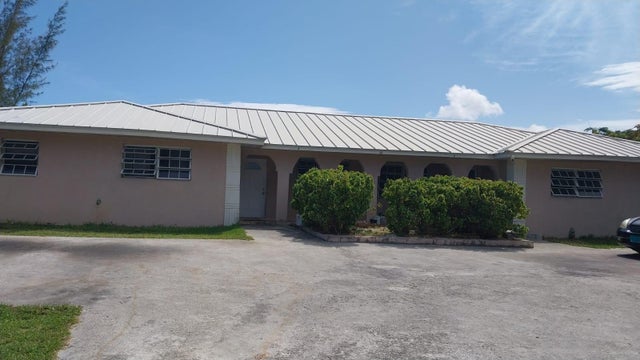 12 Grosvenor Way, Grand Bahama/Freeport