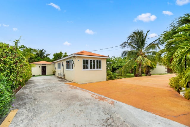 Commonwealth Road Blair, New Providence/Paradise Island